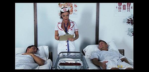  Slutty nurse Diamond Foxx gives her patients special treatment